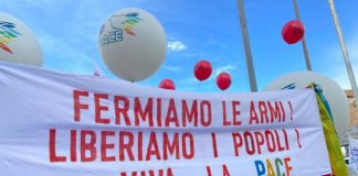 Ucraina, due piazze per la pace ma restano le distanze