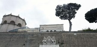 Roma, gettò a terra sculture in Musei Vaticani: rischio processo per turista Usa