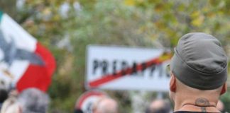 Saluto romano e ostentazione simboli fascisti a Predappio: 8 indagati