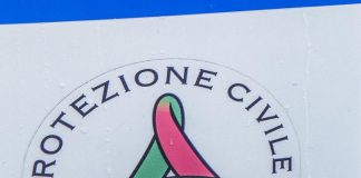 Spazio, lanciatore cinese in rientro sorvola l’Italia: “Rischio impatto remoto”