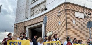 A Roma flash mob medici pronto soccorso: “Siamo senza respiro”