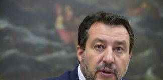 Salvini: “Alta velocità Bari bloccata per presenza carrubi e mandorli”