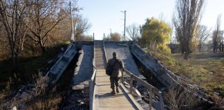 Ucraina, “leader militari Russia: parlano di uso armi atomiche”