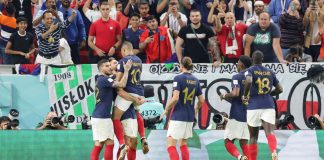 La Francia in semifinale, Inghilterra battuta 2-1
