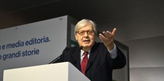 Sgarbi “Vincolare lo di stadio San Siro, abbatterlo è insensato”