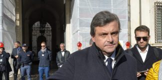 Calenda “Manovra grigia e inutile, piena di mancette”