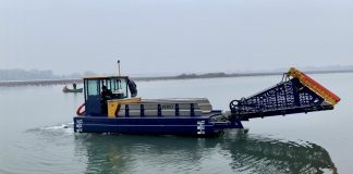 Oggi il varo del battello spazzino per le valli del Mincio e il Lago Superiore