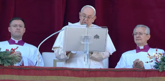 Ucraina, Papa Francesco nel messaggio di Natale: “Stop alla guerra insensata”