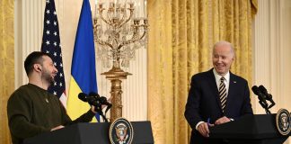 Ucraina-Usa, Zelensky e la richiesta di armi: la battuta di Biden