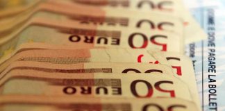 Caro energia, per bollette italiani ‘prelevano’ 50 miliardi dai conti