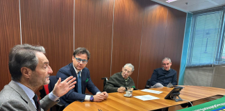 Bossi in pressing su Fontana: “Dica se vuole i voti del Comitato Nord”