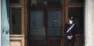 Manovra, scure su 1000 emendamenti: no a medici in pensione a 72 anni