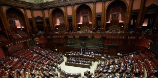 Manovra, passa emendamento senza coperture: testo deve tornare in Commissione