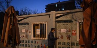 Covid Cina, su i contagi ma meno restrizioni