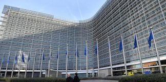 Manovra 2023, Ue boccia misure su Pos, pensioni e contante