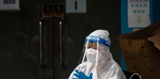 Covid, Oms Europa su allarme Cina: “Non è finita, sforzo su vaccini”