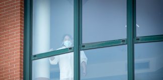 Covid Italia, prorogato al 30 aprile obbligo mascherine in ospedali e Rsa