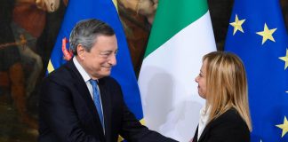 2022, ‘staffetta’ Draghi-Meloni: a Palazzo Chigi la prima donna premier