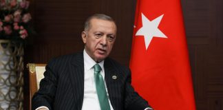 Turchia, Erdogan abolisce per decreto l’età pensionabile