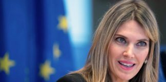Qatar, L’Echo: “Sacchi di banconote a casa di Eva Kaili”