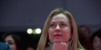 Sondaggio politico: Fratelli d’Italia al 33%, Pd crolla sotto al 15%