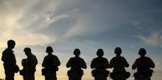 Ucraina, attacchi nella notte: “Abbattuti 30 dei 35 droni russi”