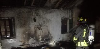 Curtatone, incendio nella notte: a fuoco un rustico in strada Eremino
