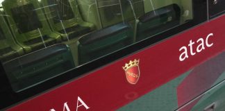 Roma, principio incendio su bus Atac: mezzo in servizio da 18 anni
