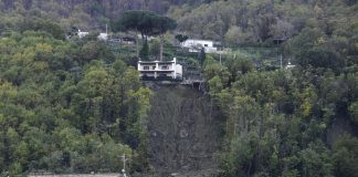 Frana Ischia, Musumeci: “Abusivismo tema non più eludibile”