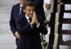 “Applaude anche Sarkozy”, lapsus Rai e Twitter si accende – Video