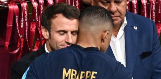 Argentina-Francia, Macron in campo consola Mbappé