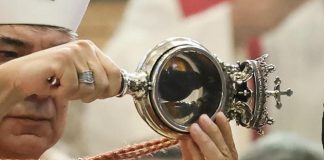 Napoli, miracolo San Gennaro si ripete