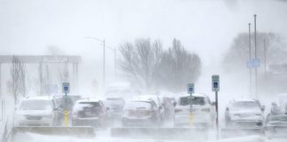 Usa sommersi dalla neve, almeno 37 morti nella bufera di Natale