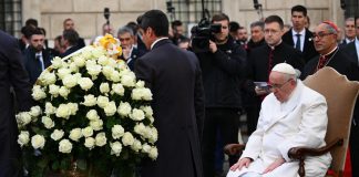Ucraina, le lacrime del Papa per la pace – Video