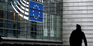 Qatargate, ipotesi europarlamentari a libro paga