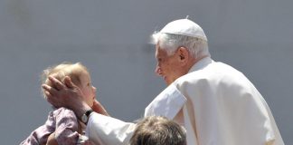Benedetto XVI, il primo Papa che lottò contro la pedofilia