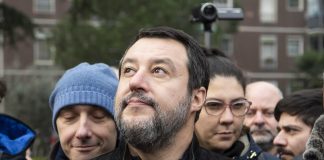 Salvini: “Pago caffè con 1 euro, mi rifiuto con bancomat”