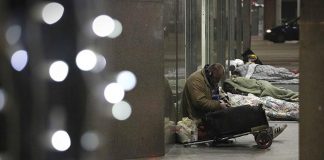 Bolzano, morto di freddo in strada. Il fratello: “I dormitori erano pieni”