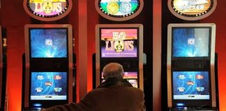 Sale slot accese in orari proibiti: scattano le sanzioni