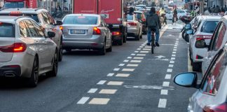 Nell’era post covid addio alle passeggiate: ritorna l’auto privata