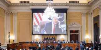 Assalto al Congresso Usa, commissione 6 gennaio: “Trump sia incriminato”