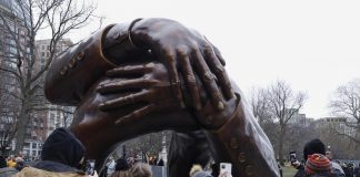 Martin Luther King, figlio difende nuova statua Boston ma su web è bufera