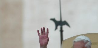 Benedetto XVI, morto il Papa emerito: l’esposizione, i funerali e le ultime parole