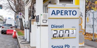 Prezzi benzina, Meloni vede vertici Gdf: gli aumenti oggi in Cdm
