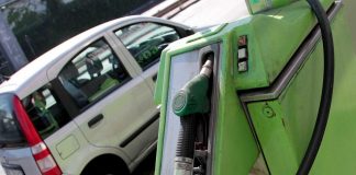 Prezzi benzina, Pichetto: “Intervento su accise con riforma complessiva fisco”