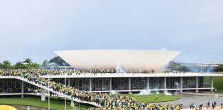 Brasile, assalto al Congresso: scontri tra supporter Bolsonaro e polizia