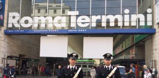 Roma, turista accoltellata a Termini: identificato aggressore