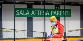 Covid Italia, incidenza in lieve aumento: tre regioni a rischio alto