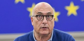 Qatargate, commissione Juri vota per revoca immunità Cozzolino e Tarabella