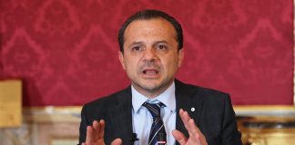 Cateno De Luca: “Mi candido a sindaco di Taormina”